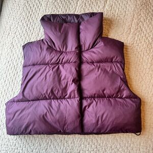 ALO Yoga Cropped Gold Rush Puffer Vest in Burgundy, Small, EUC! Retail $168